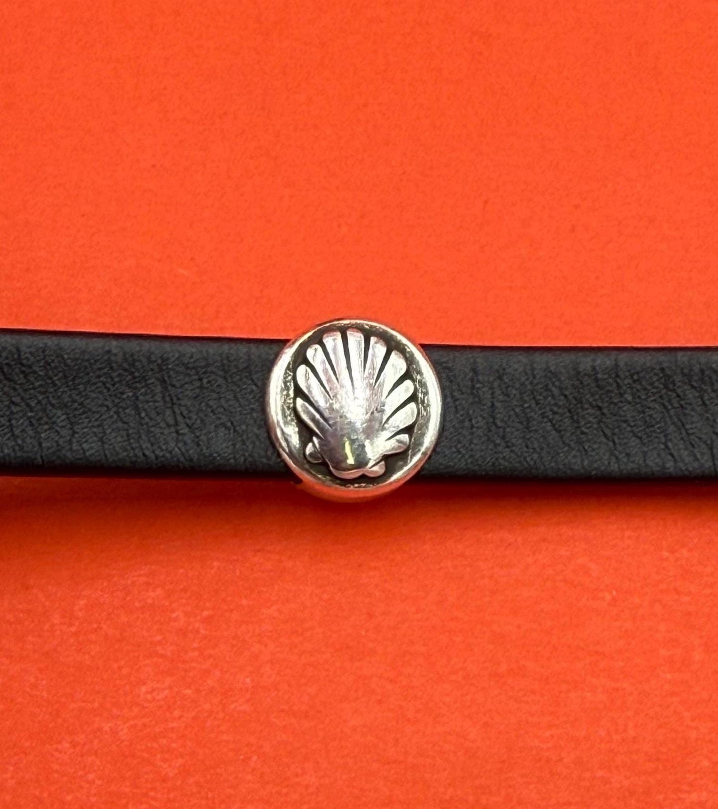 FS0687>>MADE in EUROPE 2 Zamak seashell sliders, sliders for flat cord, 10mm flat cord sea shell slider Qty2