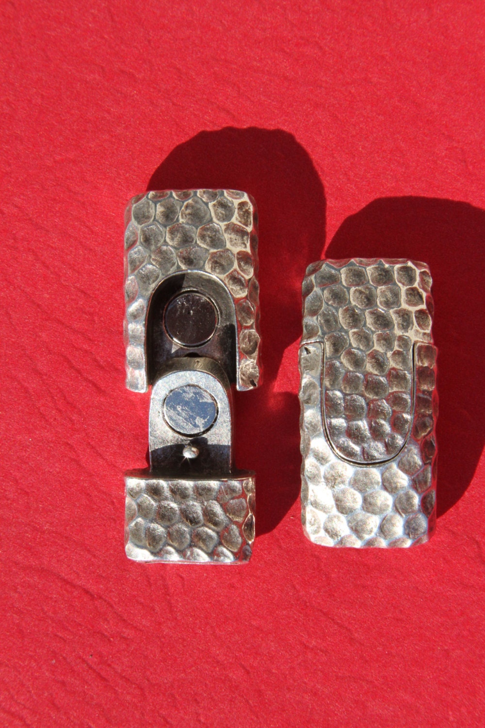 FC0191>> MADE IN EUROPE zamak magnetic clasp, flat cord clasp, 10mm hammered clasp, strong clasp,  (XM6031) qty 1