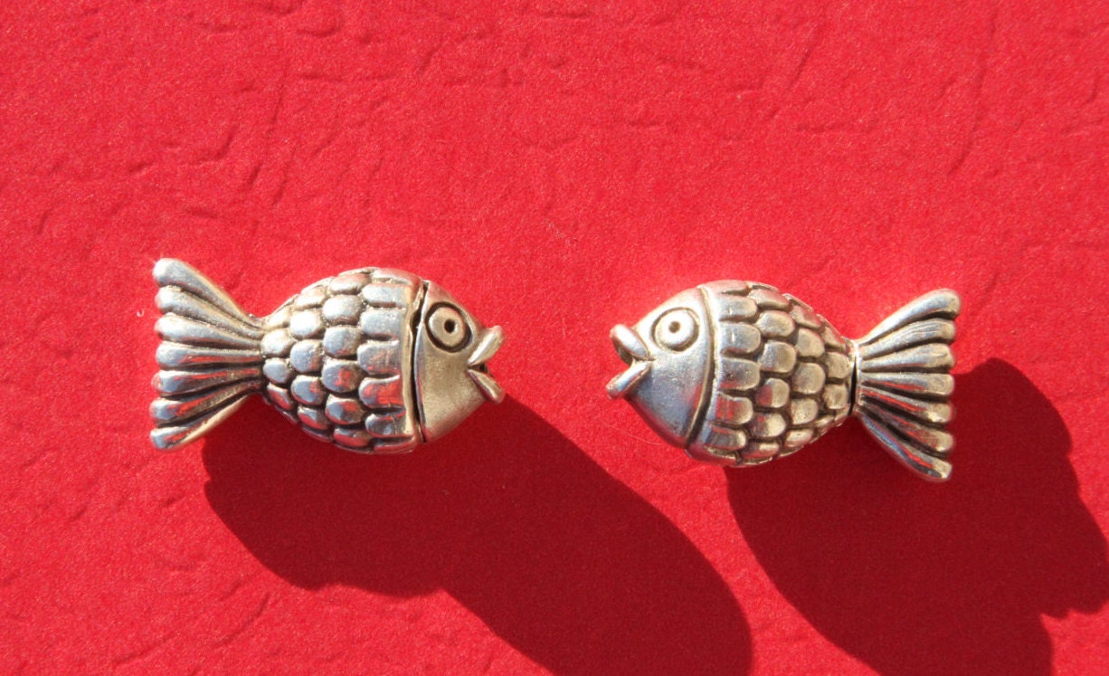 RC0119>>MADE IN EUROPE zamak fish clasp, fish magnetic clasp, 3mm round cord clasp (XM6079)Qty1