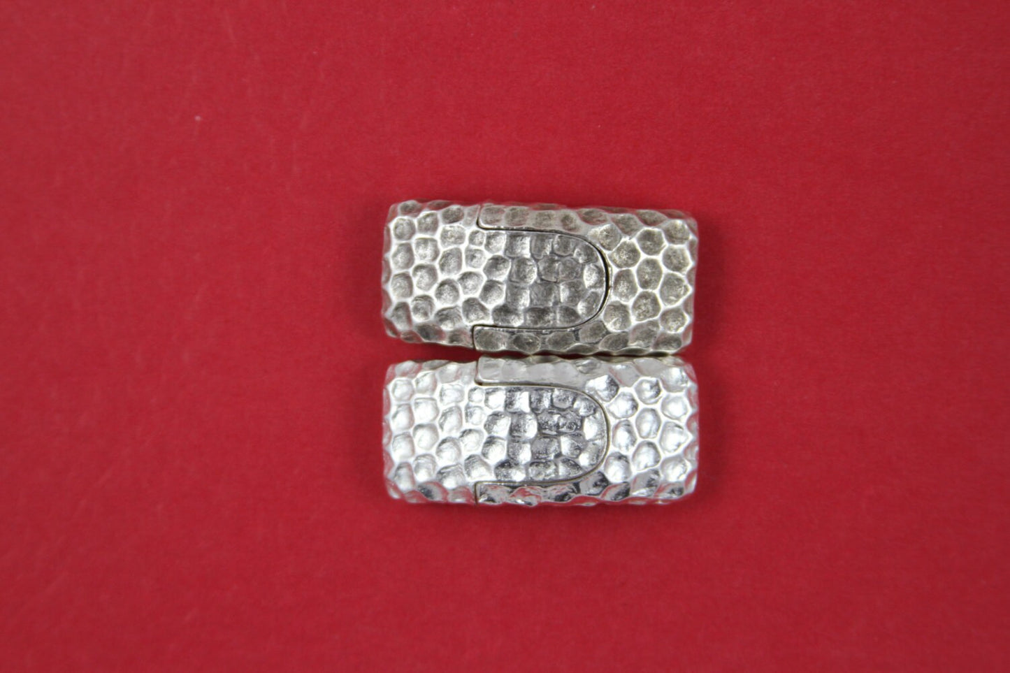 MADE IN EUROPE metal clasp, magnetic clast, flat cord clasp, 11mm cord clasp, hammered clasp, strong clasp, silver clasp (XM6031SP) Qty 1