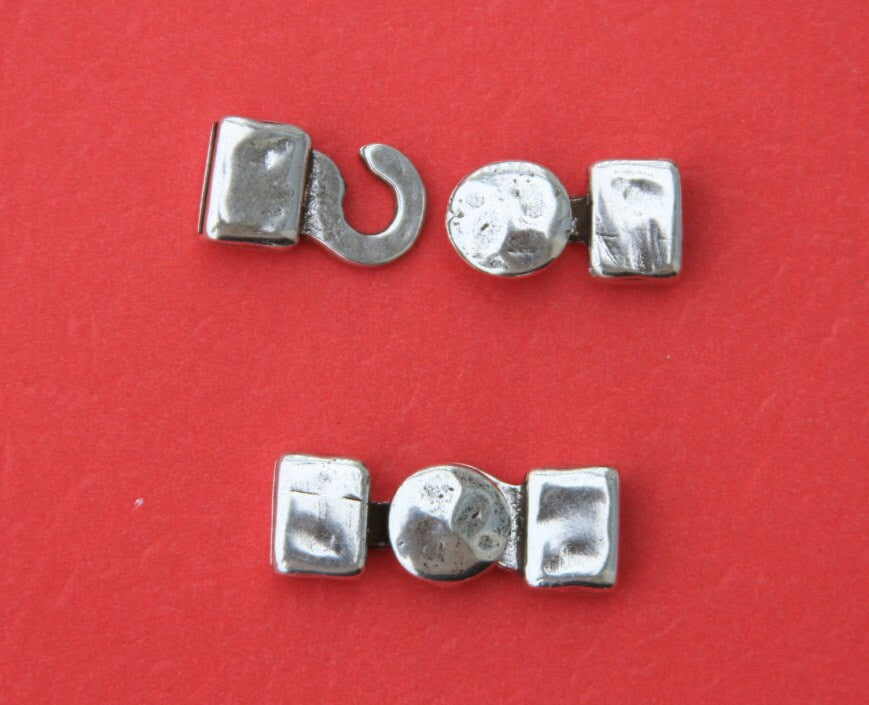 FC0219>>MADE in EUROPE hammered zamak clasp, zamak hook clasp, rustic hook clasp, 10mm cord clasp (ABLZ57) qty1