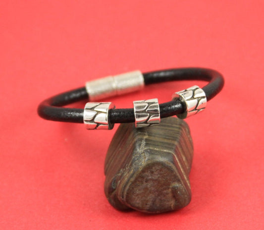 RS0082>>MADE in EUROPE 4 zamak tube sliders, 5mm hole beads, 5mm round sliders (ABLZ47) qty4