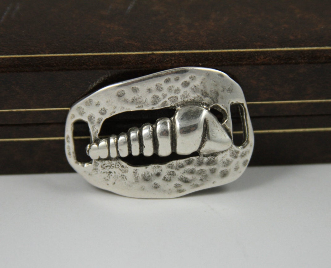 C0052>>MADE IN EUROPE zamak sea shell connector, bracelet connector, bracelet component Qty1