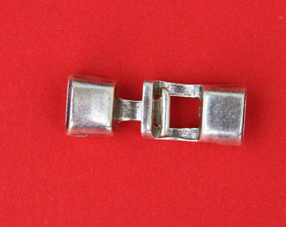 6/5 MADE IN EUROPE zamak clasp, licorice clasp, hammered clasp, zamak toggle clasp, (6522) Qty1